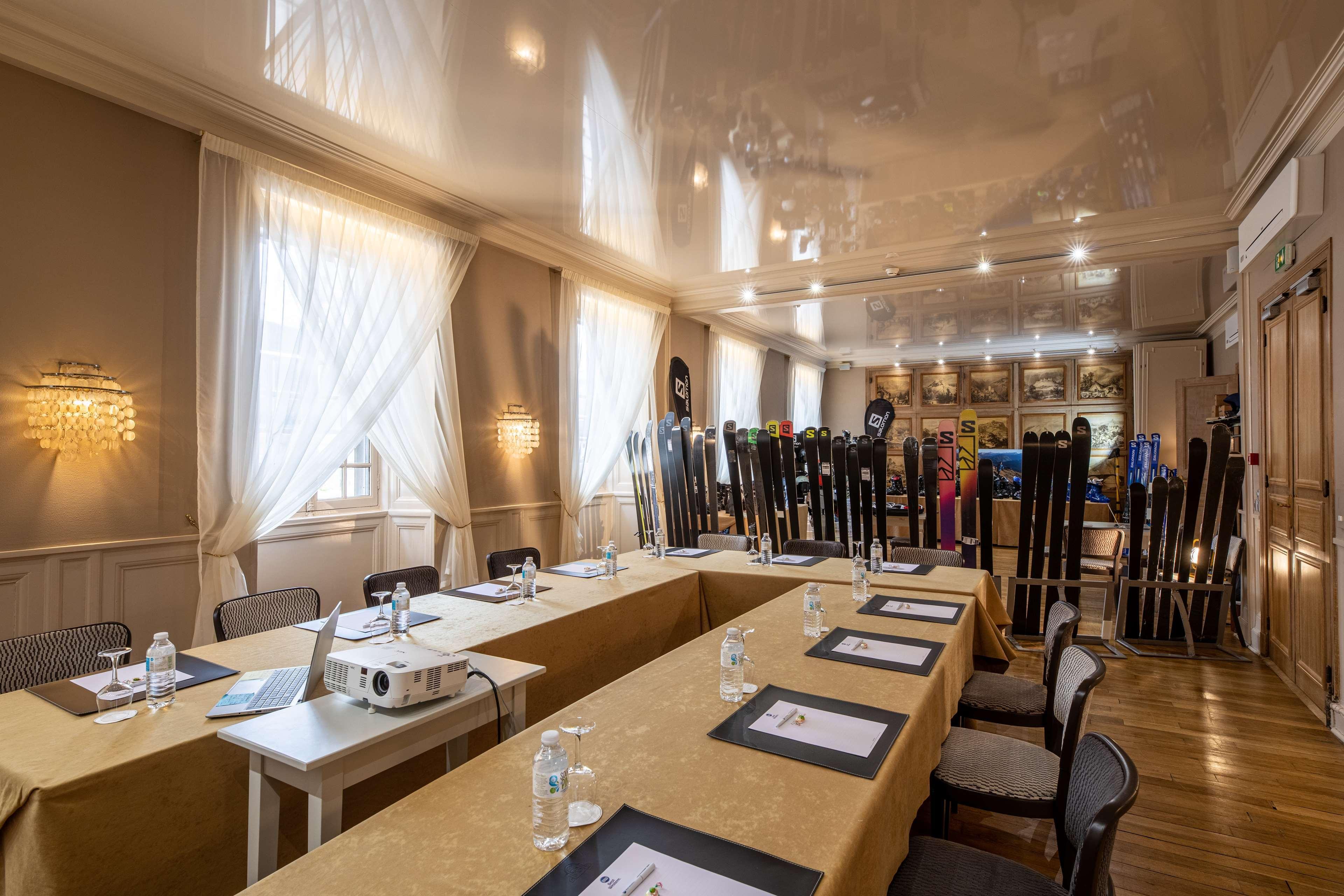 Best Western Grand Hotel De Bordeaux Aurillac Exterior foto